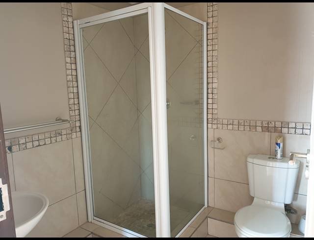 2 BEDROOM APARTMENT FOR SALE IN UMHLANGA RIDGE